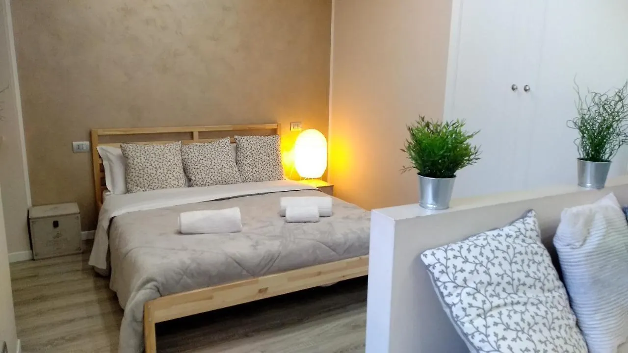 Marconi Rooms Loggia Delle Erbe Verona 0*,