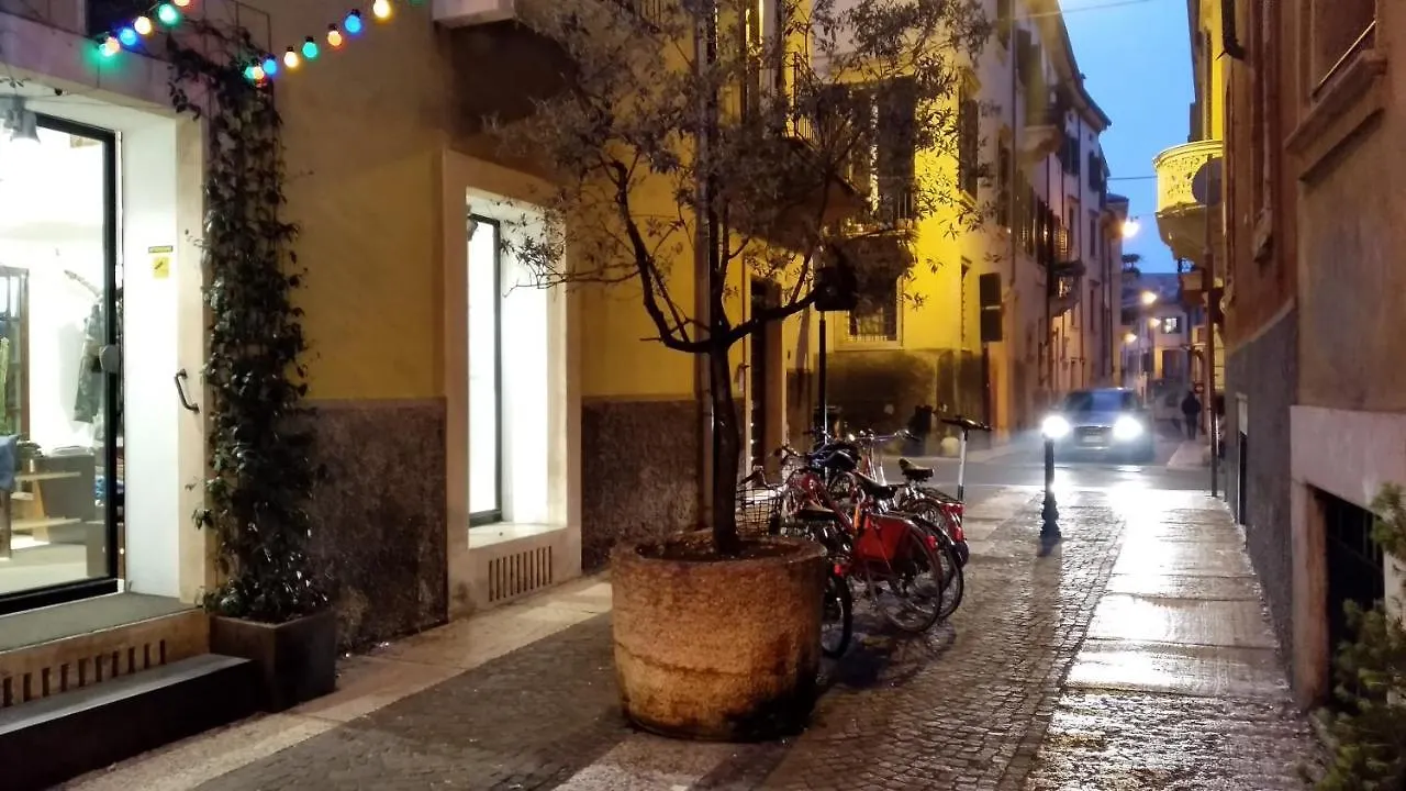 Marconi Rooms Loggia Delle Erbe Verona Daire