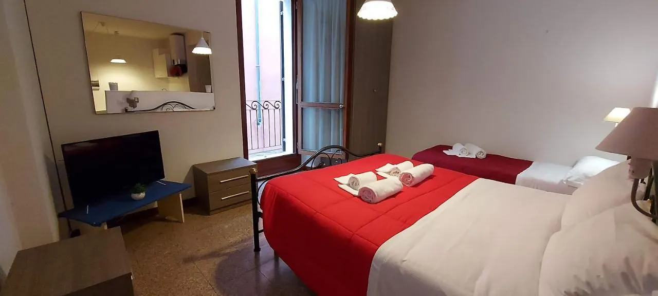 Marconi Rooms Loggia Delle Erbe Βερόνα